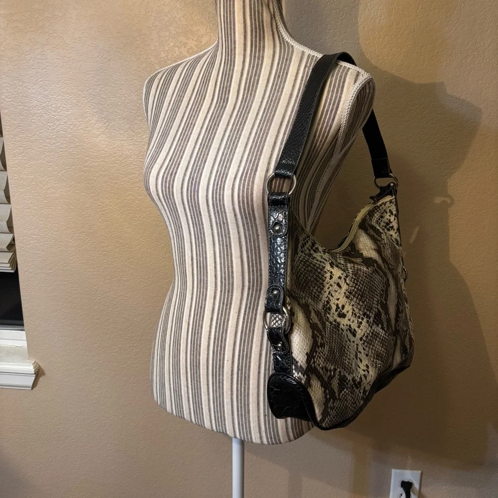 Nine & Co. Hobo Bag Black Cream Snakeskin Faux Leather Textured Silver-Tone